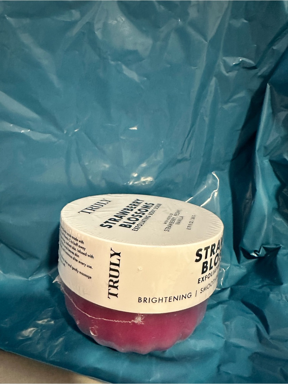 TRULY Strawberry Blossoms Exfoliating Body Scrub - Blue
